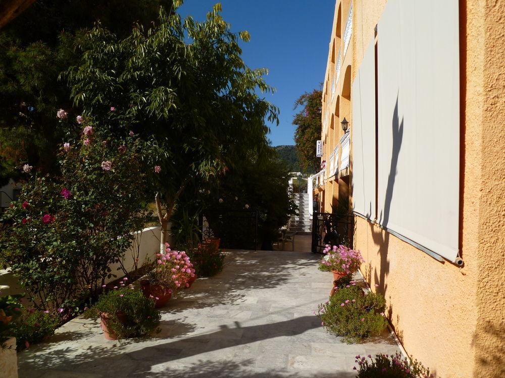 Liberty II Hotel Agia Marina  Eksteriør billede