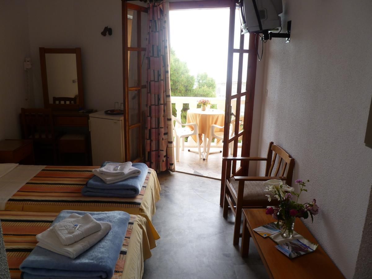 Liberty II Hotel Agia Marina  Værelse billede