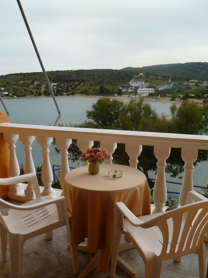 Liberty II Hotel Agia Marina  Eksteriør billede